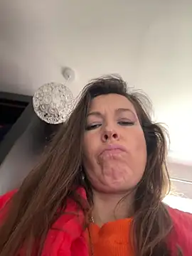 Snapshot of Lwhite1 chatting on 1, 4, 2026 Lwhite1 online show from 1, 4, 2026