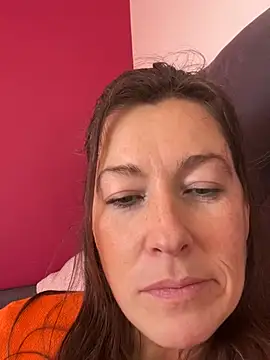 Snapshot of Lwhite1 chatting on 2, 4, 2026 Lwhite1 online show from 2, 4, 2026