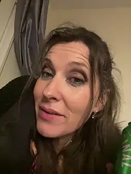 Snapshot of Lwhite1 chatting on 3, 4, 2026 Lwhite1 online show from 3, 4, 2026