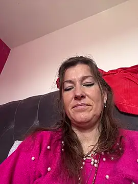 Snapshot of Lwhite1 chatting on 6, 4, 2026 Lwhite1 online show from 6, 4, 2026