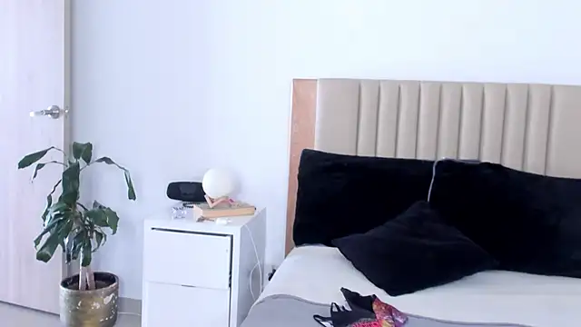 AnaHenao online show from 15, 10, 2025