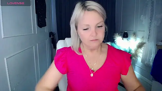 Snapshot of Juarnea chatting on 1, 4, 2026 Juarnea online show from 1, 4, 2026