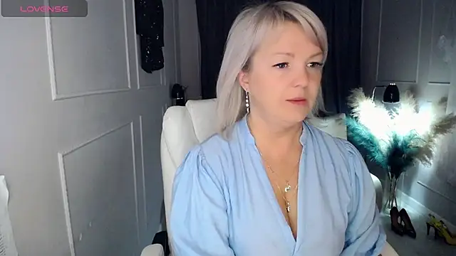 Snapshot of Juarnea chatting on 7, 4, 2026 Juarnea online show from 7, 4, 2026