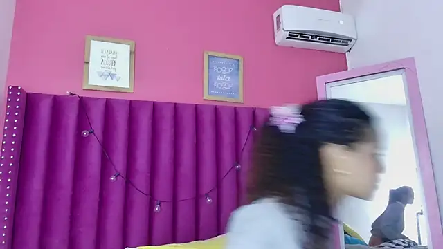 littleebonny online show from 15, 12, 2025