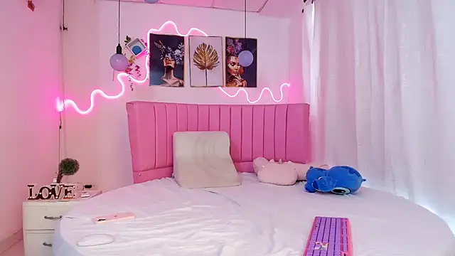 Azul horney online show from 12, 2, 2025