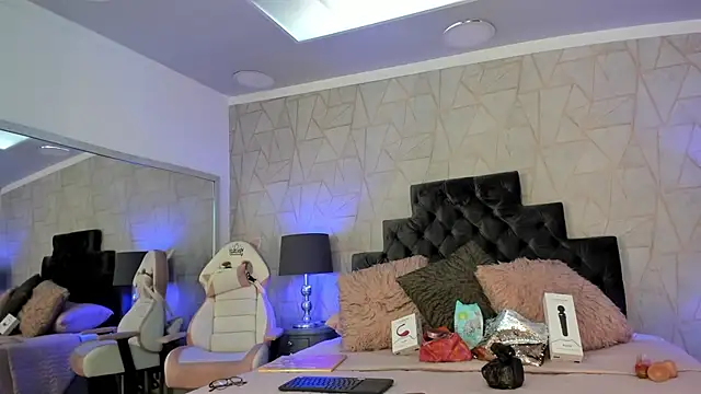 emily parkerr online show from 10, 2, 2025