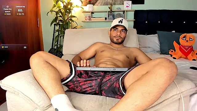 Snapshot of Neganhot_ chatting on 9, 5, 2026 Neganhot online show from 9, 5, 2026