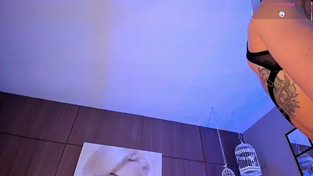 AgattaDuque online show from 10, 4, 2026