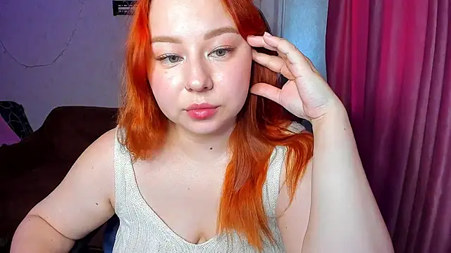 Snapshot of Milafoxxxy chatting on 10, 9, 2025 Milafoxxxy online show from 10, 9, 2025