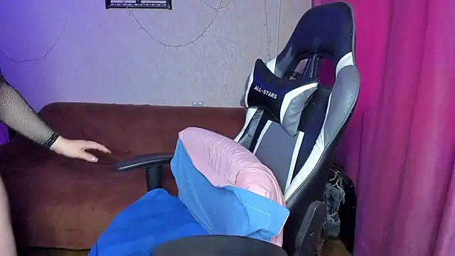 Snapshot of Milafoxxxy chatting on 18, 9, 2025 Milafoxxxy online show from 18, 9, 2025