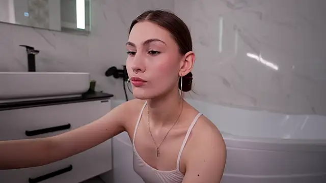 AlisaLore online show from 10, 3, 2025