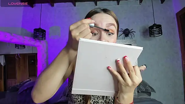 Taiissa  online show from 30, 10, 2025