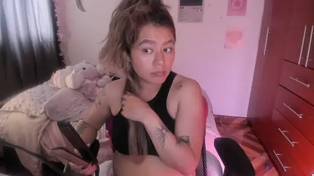 StephaniFox online show from 4, 3, 2026