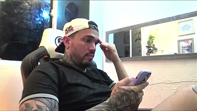 Angel sex latin online show from 5, 1, 2025