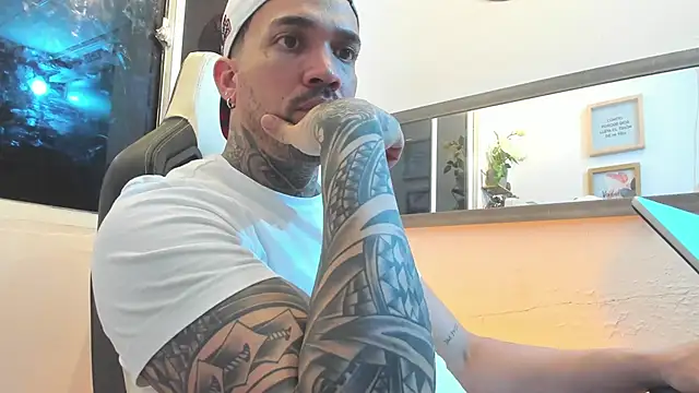 Angel sex latin online show from 8, 2, 2025