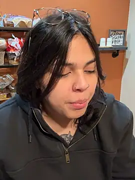 miacanela xo online show from 8, 3, 2025