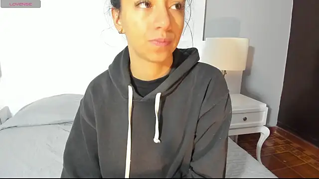 Tamaraakins online show from 10, 11, 2025