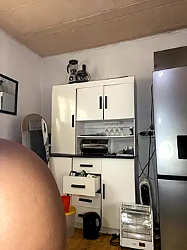 Snapshot of AssMilkymellowxx chatting on 9, 10, 2025 AssMilkymellowxx online show from 9, 10, 2025