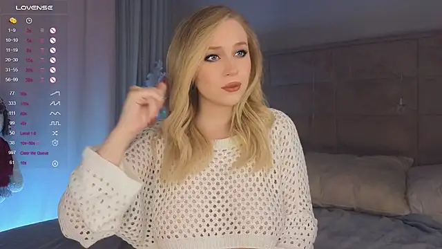 Snapshot of AsteriaHamel chatting on 5, 1, 2025 AsteriaHamel online show from 5, 1, 2025