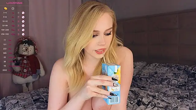 Snapshot of AsteriaHamel chatting on 28, 1, 2025 AsteriaHamel online show from 28, 1, 2025