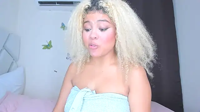 Snapshot of sofiacastillo01 chatting on 28, 2, 2026 sofiacastillo01 online show from 28, 2, 2026