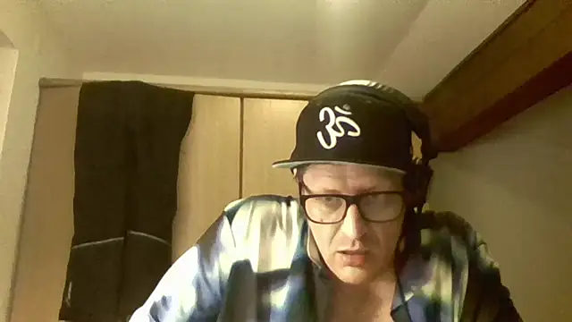 Bigthroaterboy online show from 10, 12, 2024