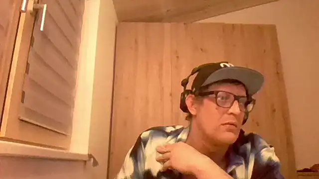 Bigthroaterboy online show from 11, 1, 2025