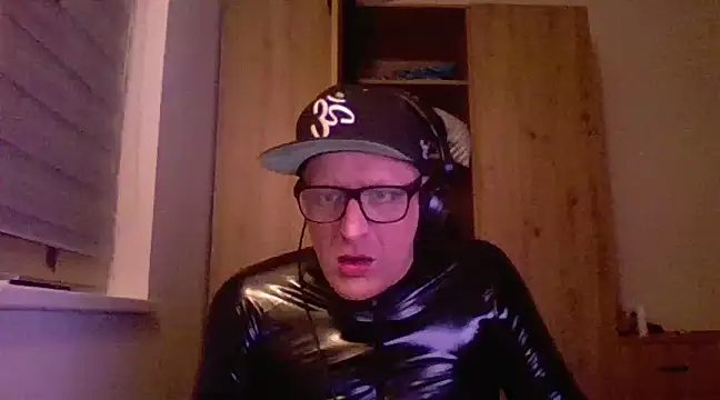 Bigthroaterboy online show from 11, 2, 2025