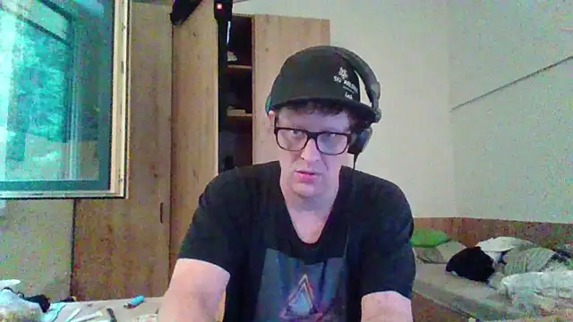 Bigthroaterboy online show from 8, 9, 2025