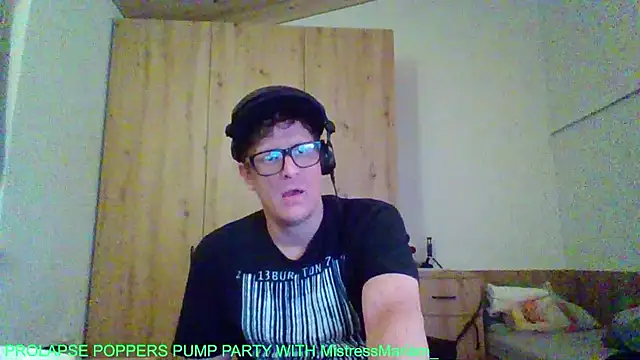 Bigthroaterboy online show from 10, 9, 2025