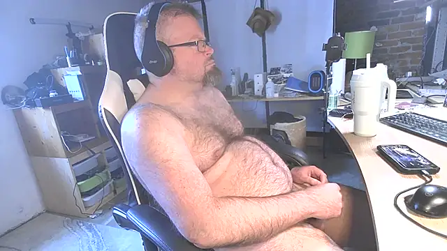 Snapshot of MagnusCockus chatting on 10, 4, 2026 MagnusCockus online show from 10, 4, 2026