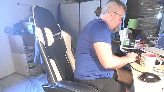 Snapshot of MagnusCockus chatting on 23, 4, 2026 MagnusCockus online show from 23, 4, 2026