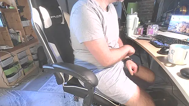 Snapshot of MagnusCockus chatting on 7, 5, 2026 MagnusCockus online show from 7, 5, 2026
