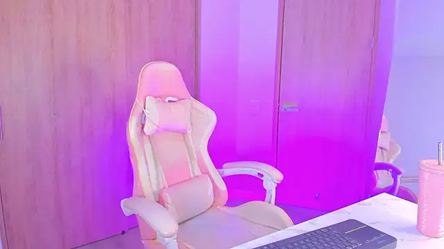 angelinalodge1 online show from 29, 1, 2025