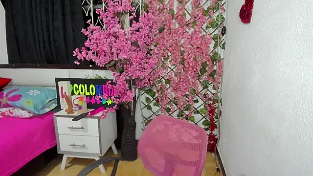 karenmilf 4 online show from 14, 9, 2025