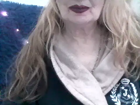 CarlyTreat online show from 25, 1, 2025