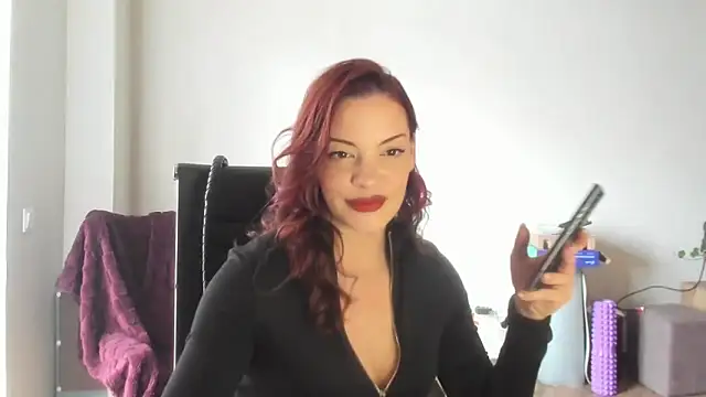 Snapshot of LilliLowexox chatting on 24, 2, 2026 LilliLowexox online show from 24, 2, 2026