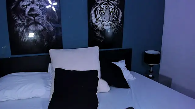 Liana Bernocchi online show from 15, 2, 2025