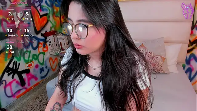 Liana Bernocchi online show from 7, 11, 2025