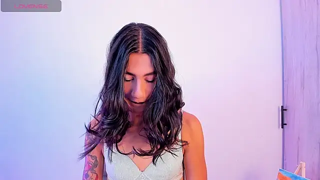 sofiaa grey  online show from 20, 11, 2025