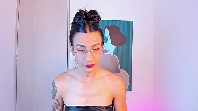 sofiaa grey  online show from 23, 3, 2026