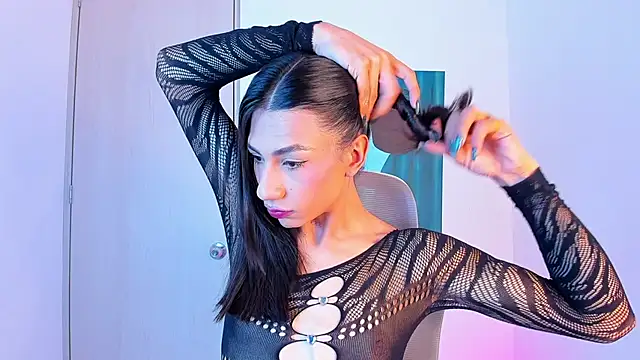 sofiaa grey  online show from 29, 3, 2026