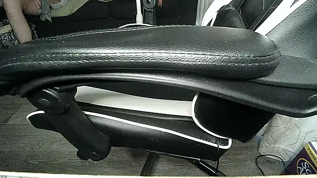 Snapshot of Hellojeremy chatting on 11, 1, 2025 Hellojeremy online show from 11, 1, 2025