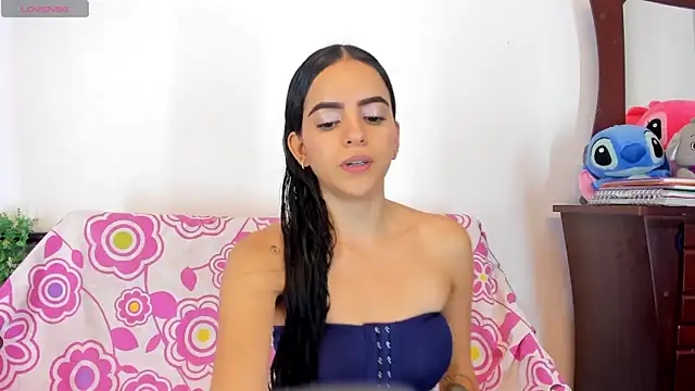 Snapshot of emilyclay_1 chatting on 22, 9, 2025 emilyclay 1 online show from 22, 9, 2025