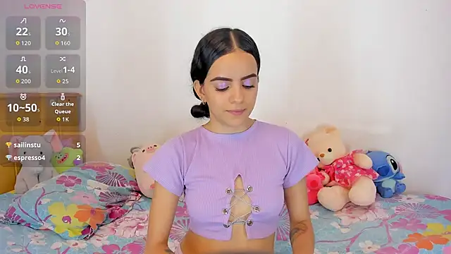 Snapshot of emilyclay_1 chatting on 28, 9, 2025 emilyclay 1 online show from 28, 9, 2025