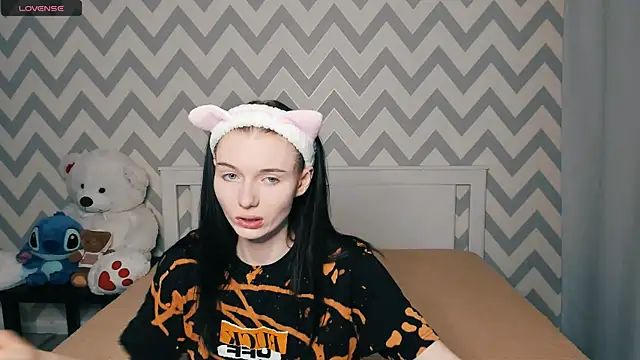 Snapshot of shaameless chatting on 14, 12, 2024 shaameless online show from 14, 12, 2024