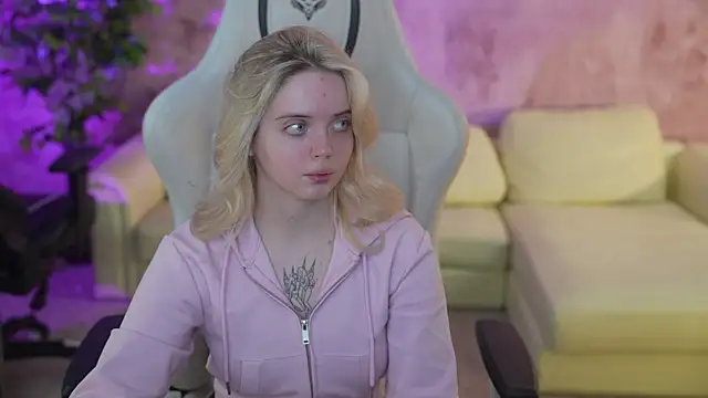 Cassy-Celestial  online show from 2, 2, 2025