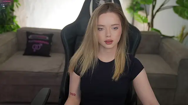 Snapshot of Cassy-Celestial_ chatting on 19, 2, 2026 Cassy-Celestial online show from 19, 2, 2026