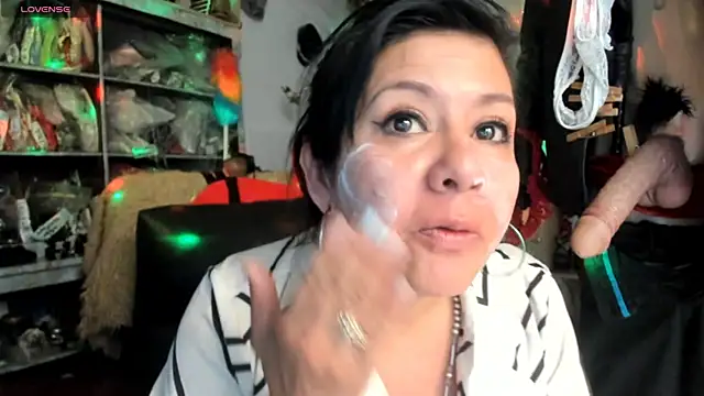 Snapshot of Erlinda-engel chatting on 24, 5, 2026 Erlinda-engel online show from 24, 5, 2026