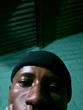 Snapshot of HandsomeBuoyy21 chatting on 10, 1, 2026 HandsomeBuoyy21 online show from 10, 1, 2026